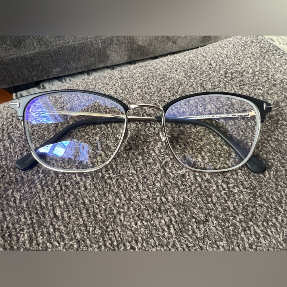 COPY - Tom Ford TF5750-b blue blocker glasses. New!!